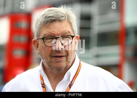 Monza, Italia. 02 Settembre, 2018. Ross Brawn, direttore (Sporting) della Formula Uno Gruppo, guarda nel paddock durante egli FORMULA ONE Grand Prix d'Italia Credito: Marco Canoniero/Alamy Live News Foto Stock