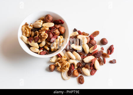 Un recipiente contenente frutta secca Foto Stock
