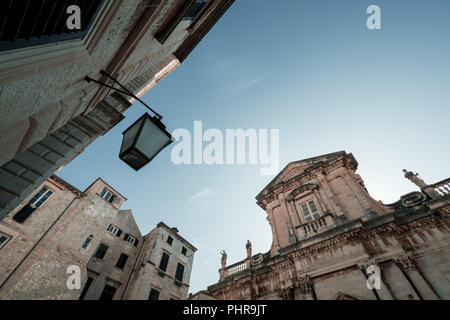 Facciata di un edificio storico di Dubrovnik Foto Stock