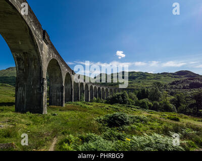 Genfinnan viadotto in una giornata di sole con cielo blu Foto Stock