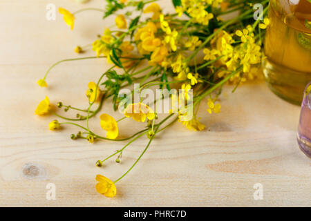 Oli essenziali e fiori selvatici Foto Stock