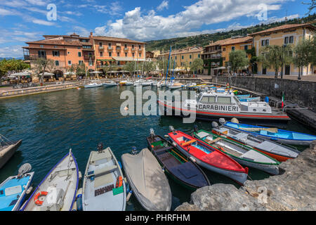 Torri del Benaco sul Lago di Garda, Lombardia, Italia, Europa Foto Stock