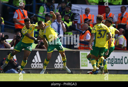 Norwich City's Moritz Leitner (seconda a sinistra) celebra il suo punteggio lato del primo obiettivo del gioco durante il cielo di scommessa match del campionato a Portman Road, Ipswich. Foto Stock