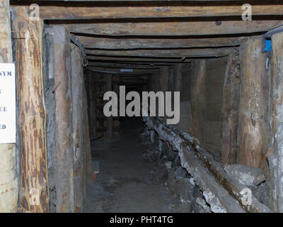 Corridoio sotterraneo in miniera di sale Foto Stock