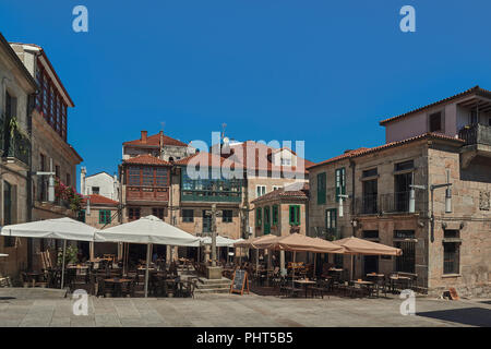 Plaza de la Leña, galiziano tipiche case dal XV secolo, la storica città vecchia nel centro di Pontevedra, Galizia Spagna Foto Stock