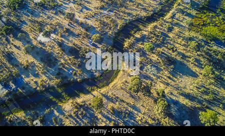 Vista aerea della boccola semplice campeggio a Khwai River vicino Moremi National Park, Botswana, Africa. Foto Stock