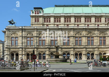 Vienna, Austria - 18 Giugno 2018: l'Opera di Stato di Vienna nella capitale austriaca a Vienna - Austria. Foto Stock