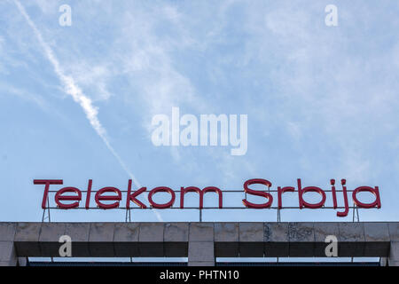 Belgrado, Serbia - Agosto 21, 2018: Telekom Srbija logo su un segno sulla loro sede a Sarajevo. Di proprietà dello Stato, Telekom Srbija è il principale telecommu Foto Stock
