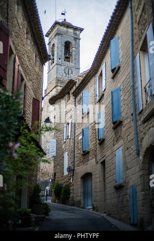 Via del Borgo Châteauneuf-du-Pape, Provenza, in Francia, in Europa. Foto Stock