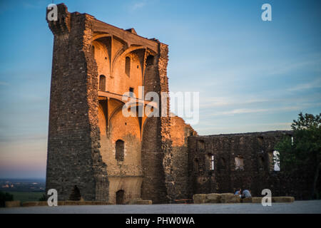 Castel nel Châteauneuf-du-Pape, Provenza, in Francia, in Europa. Foto Stock