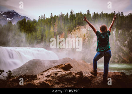 Ammirando la vista di ciò che rientra in Canada, BC Foto Stock