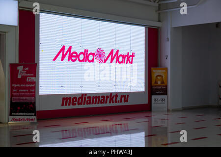 Mosca, Russia - 26 Maggio 2018: MediaMarkt ingresso del negozio lightbox nel Aviapark shopping mall. Il gruppo Safmar ha accettato di acquistare una rete russo Foto Stock