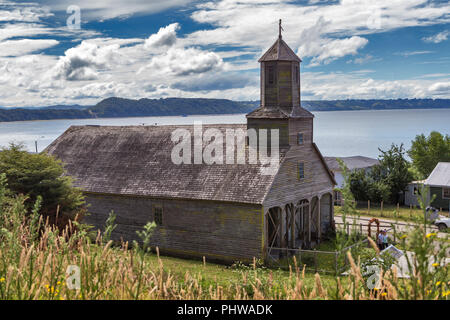 Chiesa in legno di Santiago Apostol, Detif, Lemuy isola nei pressi di Chiloe, Los Lagos regione, Cile Foto Stock