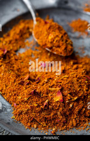 Ras el hanout, un mix di spezie provenienti dal Nord Africa Foto Stock