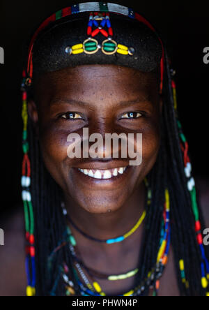 Sorridente tribù muhakaona donna, Provincia del Cunene, Oncocua, Angola Foto Stock