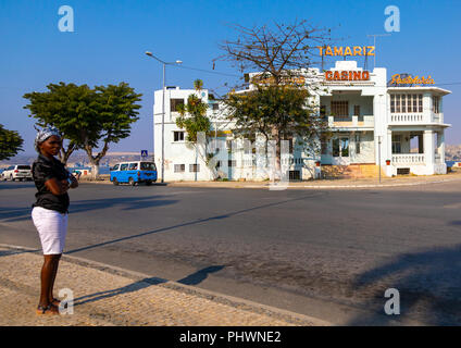 Vecchio coloniale portoghese casino Tamariz, provincia di Benguela, Lobito in Angola Foto Stock