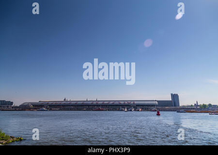 'Amsterdam Centraal stazione ferroviaria di Amsterdam, Paesi Bassi Foto Stock