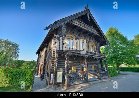 Holzhaus, Russische Kolonie Alexandrowka, Potsdam, Brandeburgo, Deutschland Foto Stock