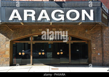 Ingresso alla Sala da Ballo di Aragona, che ospita spettacoli dal vivo e gli eventi a Chicago il lato nord Uptown di quartiere. Foto Stock