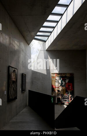 La foto mostra l'interno di Clave Gallery all'interno dei motivi di Kiyoharu colonia d'Arte in Città Hokuto, Prefettura di Yamanashi il 02 maggio 2012. Kiyo Foto Stock