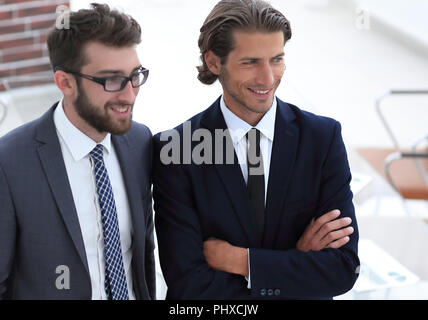 Certi imprenditori insieme permanente in office Foto Stock