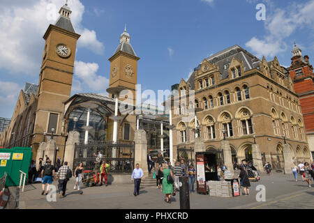 Vorplatz, Liverpool Street Station di Londra, Inghilterra, Grossbritannien Foto Stock