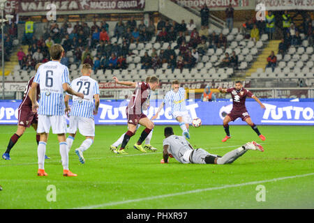 Torino, Italia. 2° settembre 2018. Alfred Gomis (S.P.A.L.),Francesco Vicari (S.P.A.L.),durante la serie di una partita di calcio tra Torino FC e S.P.A.L presso Olympic Grande Torino Stadium il 02 settembre 2018 a Torino, Italia. Credito: Antonio Polia/Alamy Live News Foto Stock