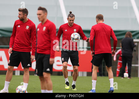 Hensol, UK. Il 3 settembre 2018. Gareth Bale del Galles durante il Galles squadra di calcio di formazione presso il Vale Resort a Hensol, vicino a Cardiff , Galles del Sud di lunedì 3 settembre 2018. Il team si sta preparando per la loro partita internazionale contro la Repubblica di Irlanda questo giovedì. pic da Andrew Orchard/Alamy Live News Foto Stock