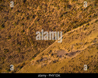 Il confine del Parco Nazionale di Hwange è visto dall'aria. Foto Stock