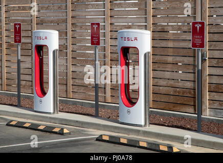 Tesla Supercharger auto Stazioni di ricarica, California Foto Stock