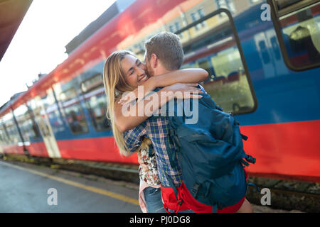 Giovane reuinion dopo separazione lunga Foto Stock