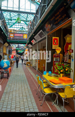 Marche Dauphine, Marche aux Puces, Saint-Ouen, Parigi, Francia Foto Stock