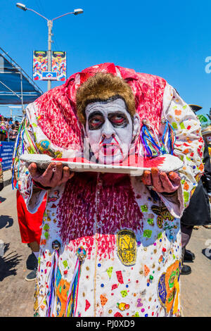 Barranquilla Colombia - Febbraio 25, 2017 : le persone che partecipano alla sfilata della festa di carnevale di Barranquilla Atlantico Colombia Foto Stock