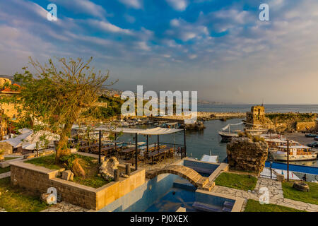 Antico porto vecchio porto di Byblos Jbeil in Libano medio oriente Foto Stock