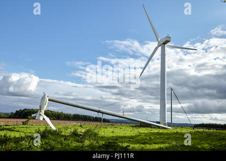 Turbina eolica sui bassi con sostituzione Foto Stock