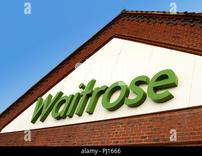 Waitrose segno sulla parte anteriore del negozio Foto Stock