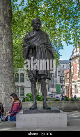 Statua, il Mahatma Gandhi, Piazza del Parlamento, Londra, Inghilterra, Grossbritannien Foto Stock