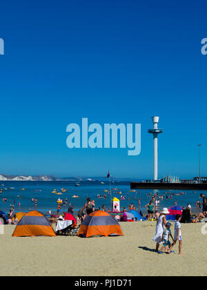 Spiaggia di Weymouth e bay in una calda giornata estiva, Weymouth, Jurassic Coast, Dorset, England, Regno Unito Foto Stock