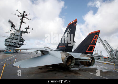 Grim Reaper tail art su Grumman F-14A Tomcat sul ponte della USS Hornet Museum, Alameda, California, Stati Uniti d'America Foto Stock