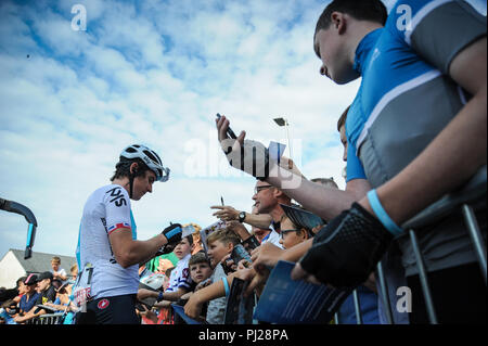 Cranbrook, Devon, Regno Unito, 3 settembre 2018. Il tour della Gran Bretagna, stadio 2 Cranbrook a Barnstaple. Vincitore del Tour de France Geraint Thomas, TEAM SKY, segni autografi in anticipo di fase 2 in Cranbrook. Credito: David Partridge/Alamy Live News Foto Stock