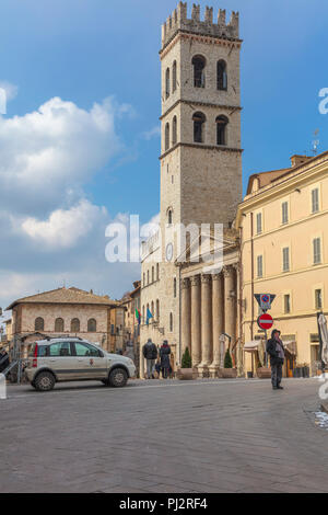 Tempio Romano di Minerva e Piazza del Comune, Assisi, Perugia, Umbria, Italia Foto Stock