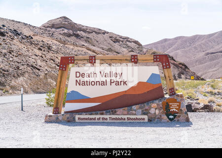 05-16-17,Death Valley,california,usa : parco nazionale della Valle della Morte segno sulla giornata di sole in entrata. Foto Stock