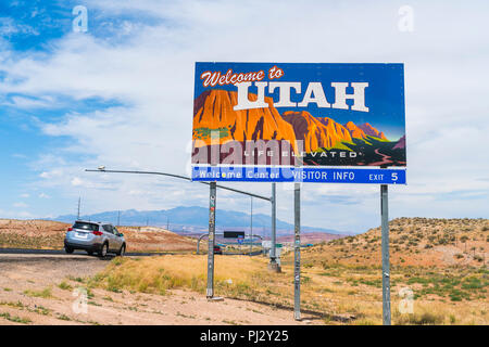 Utah,Stati Uniti d'America. 06-01-17 : utah segno vicino alla strada sulla giornata di sole. Foto Stock