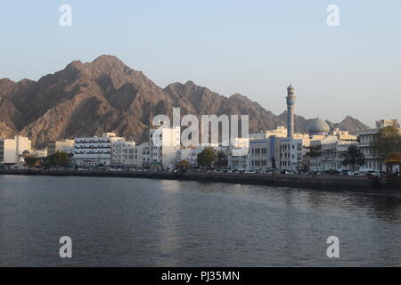 Vista la Corniche di Muscat in Oman Foto Stock