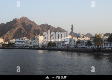 Vista la Corniche di Muscat in Oman Foto Stock