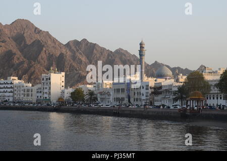 Vista la Corniche di Muscat in Oman Foto Stock