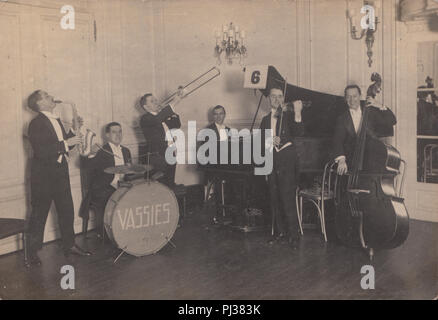 L'annata 1922 Fotografia di Vassies fascia giocare presso il Claridges a Londra Foto Stock