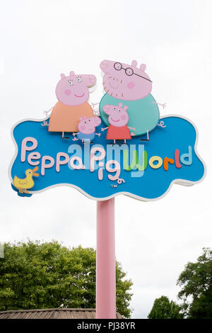 Peppa Pig mondo segno, Paultons park, otenza, Romsey, Southampton, Inghilterra, Regno Unito. Foto Stock