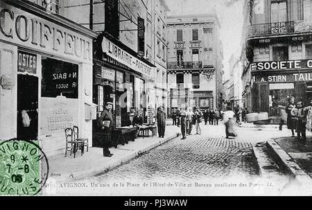 Avignone Place de l'Horloge rue Saint-Agricol rue de la République photo prise de la rue Carnot. Foto Stock