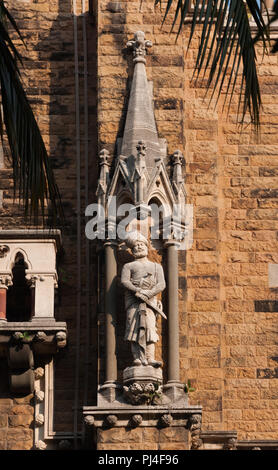 Mumbai universitario a Fort campus. Intricati intarsi in pietra sulle pareti. Foto Stock